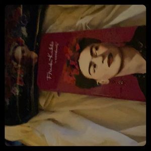 Brush holder and cosmetic case